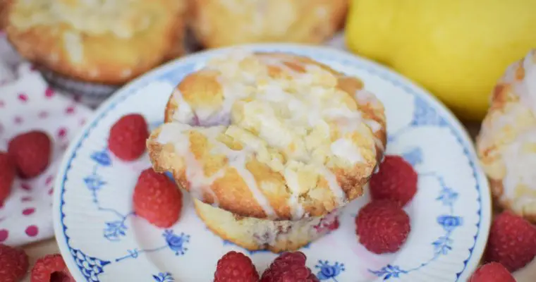 Raspberry Muffins with Crumb Topping