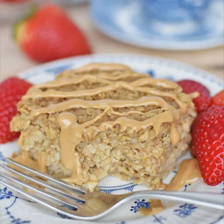 Baked oatmeal with cashew butter drizzle